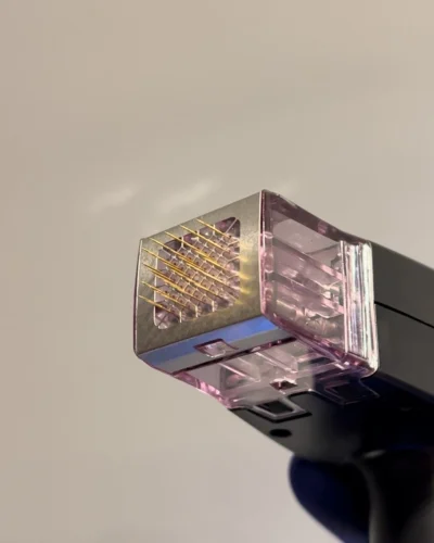 ZABIEGI PRZECIWSTARZENIOWE - narzędzie d mezoterapii mikroigłowej